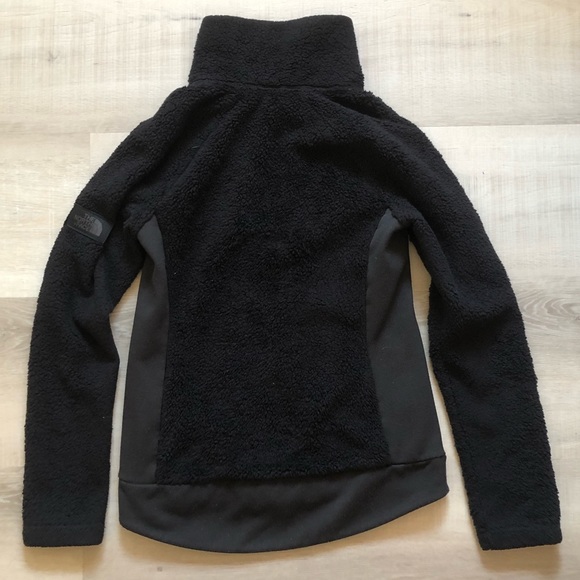 Black Fleece Fluffy North Face Jacket - Picture 2 of 4